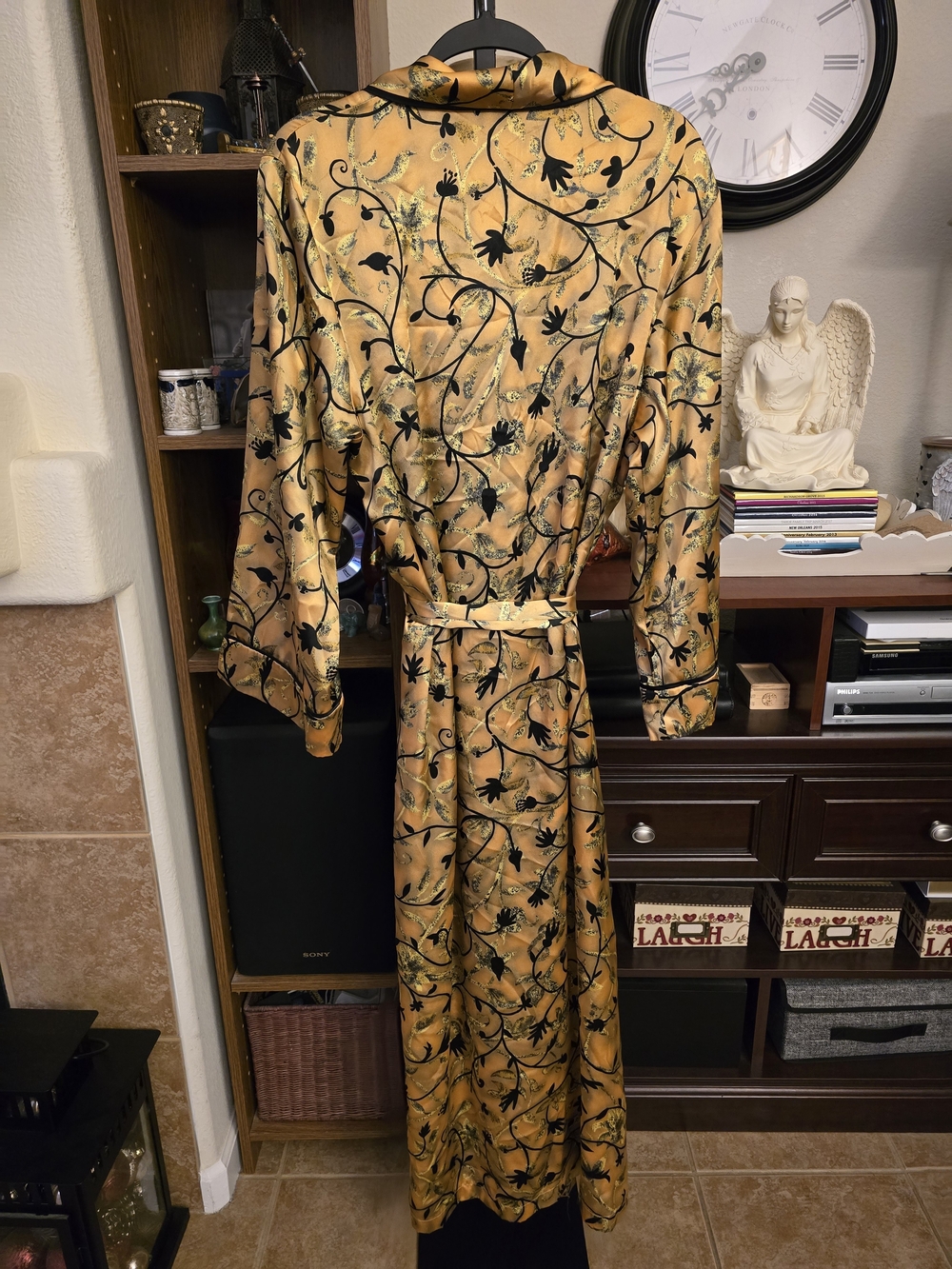Natori Satin Floral Robe Gold Black Long Wrap Kimono Tie Waist Loungewear Size M - Picture 5 of 6